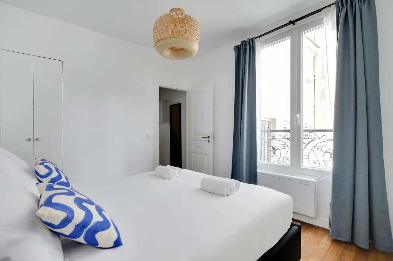 Apartment Spacieux -1bdr/4p -le Bas Montmartre Paris