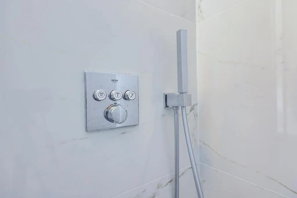 Apartment Spacieux -1bdr/4p -le Bas Montmartre *